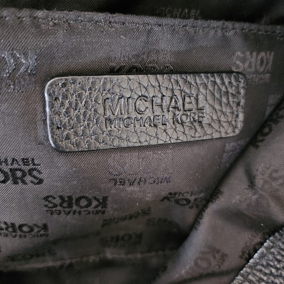 Michael Kors Pebbled Leather Jamesport Shoulder Bag! - Picture 11 of 13